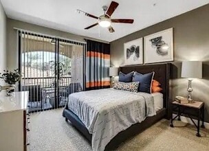 Desert Club in Phoenix, AZ - Foto de edificio - Building Photo