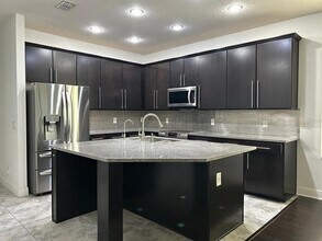 11464 Center Lake Dr in Windermere, FL - Building Photo - Building Photo