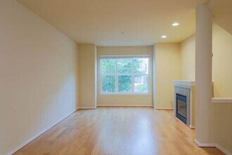 10383 156th Pl NE in Redmond, WA - Building Photo - Building Photo