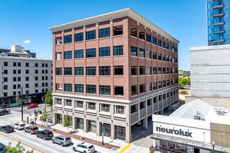 Royal Plaza Condominiums in Boise, ID - Foto de edificio - Building Photo