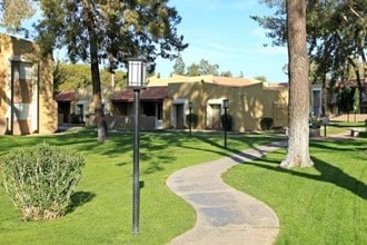 Tempe Vista in Tempe, AZ - Foto de edificio - Building Photo