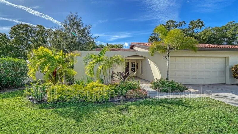 3728 Hispania Pl in Sarasota, FL - Building Photo