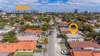 3522 SW 25th St in Miami, FL - Foto de edificio - Building Photo