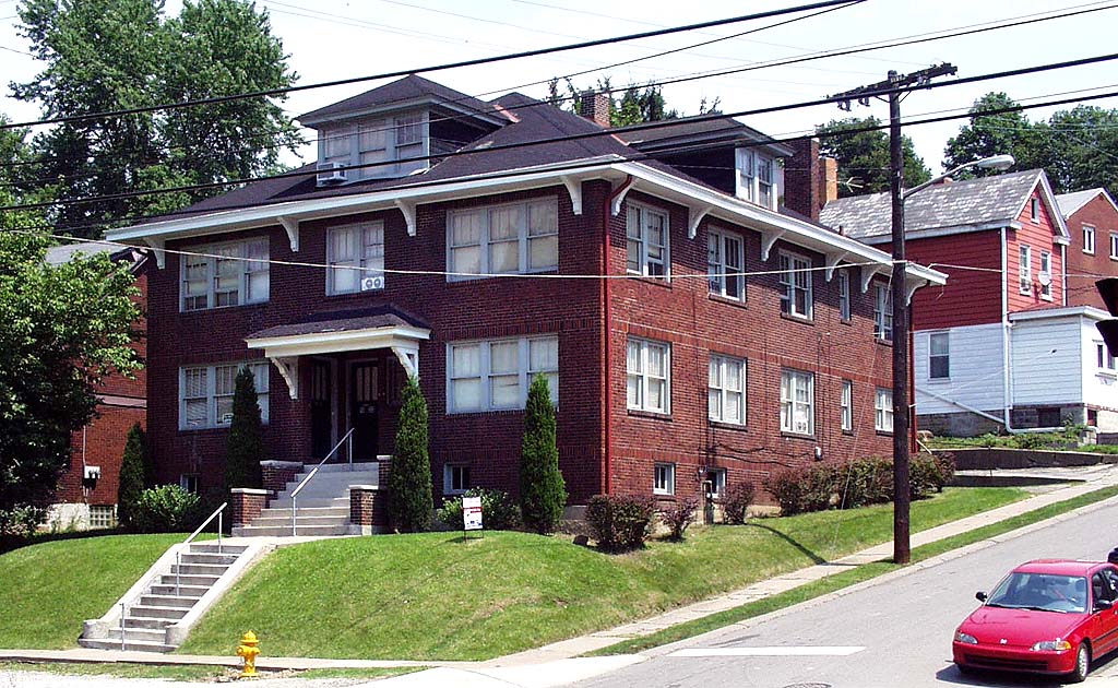 1933-1935 Saw Mill Run Blvd in Pittsburgh, PA - Foto de edificio