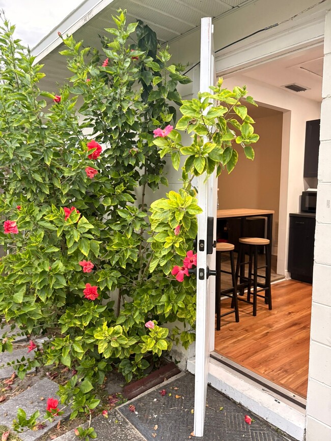 property at 635 Queens Cir