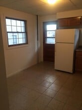 1120 Cedar Ave, Unit First Floor Left in Scranton, PA - Foto de edificio - Building Photo