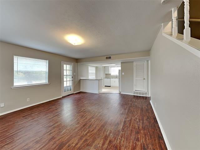 329 Deer Creek Rd in Everman, TX - Building Photo - Building Photo