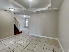 8034 SW 119 Pl in Miami, FL - Foto de edificio - Building Photo