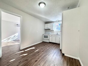 50-58-58 Walnut St, Unit B2 in Waltham, MA - Building Photo - Building Photo