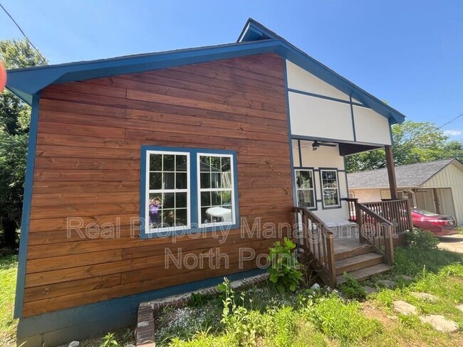 property at 570 Grant St SW