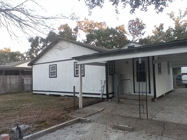 2007 Rose St in Lake Charles, LA - Building Photo - Building Photo