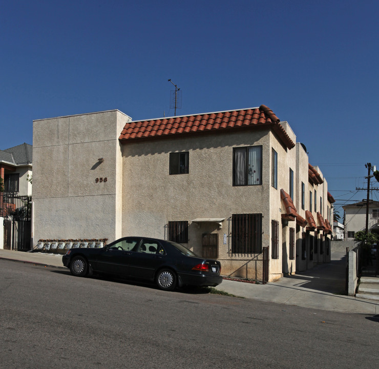 956 Everett St in Los Angeles, CA - Foto de edificio