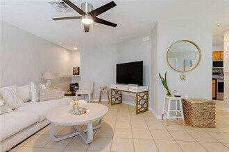 9068 Gervais Cir in Naples, FL - Building Photo - Building Photo