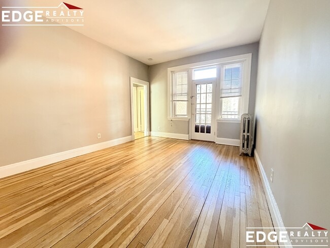 25 Mt Hood Rd, Unit 12 in Boston, MA - Foto de edificio - Building Photo