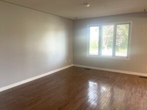 1239 Norfolk Ave in Sarnia, ON - Building Photo - Building Photo