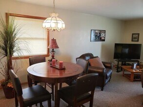 11325 W Center St in Wauwatosa, WI - Building Photo - Building Photo