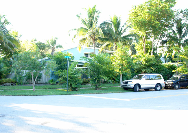 312 NE 16th Ter in Fort Lauderdale, FL - Foto de edificio - Building Photo