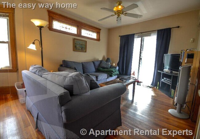 37 Walker St, Unit 2F in Somerville, MA - Building Photo - Building Photo