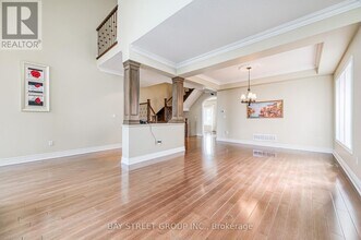 3 Edenbrook Crescent in Richmond Hill, ON - Building Photo - Building Photo