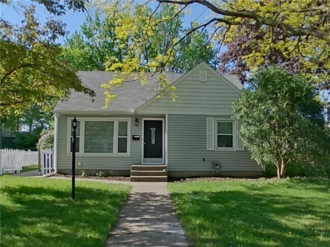 606 Idaho Ave E
