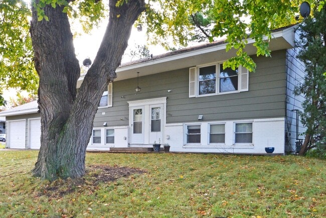property at 1000 50th Ave NE