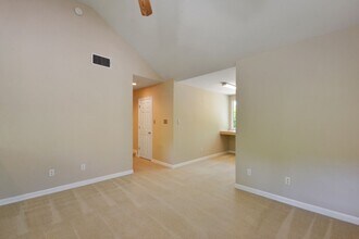 701 Oaklands Dr in Round Rock, TX - Building Photo - Building Photo