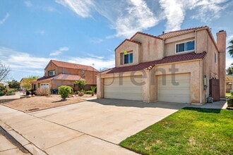 318 Mesa Verde Ave in Palmdale, CA - Building Photo - Building Photo