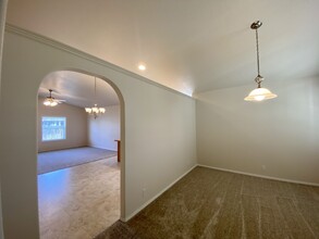 608 Meadow Lark Ave in Fruitland, ID - Building Photo - Building Photo