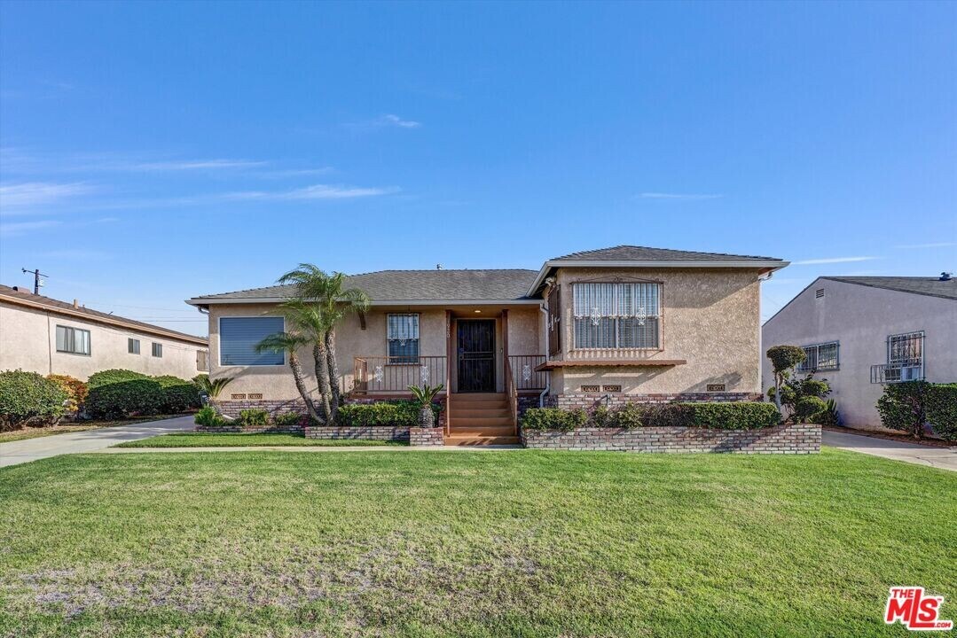 1920 Van Wick St in Los Angeles, CA - Building Photo