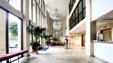4949 Genesta Ave, Unit Unit 116 in Los Angeles, CA - Building Photo - Building Photo