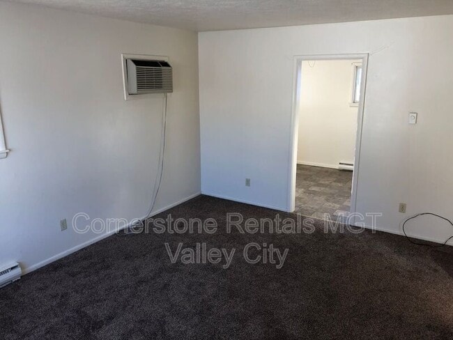 822 4th St SW in Valley City, ND - Building Photo - Building Photo