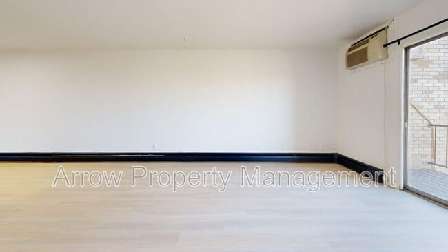 215 E Arbor Ave in Bismarck, ND - Building Photo - Building Photo
