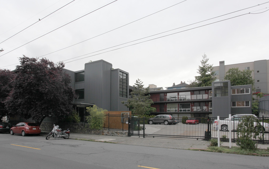 Mode Condominiums in Seattle, WA - Foto de edificio