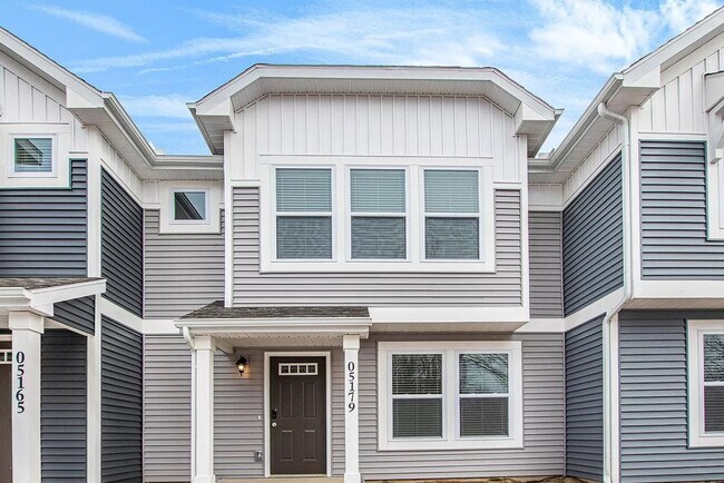 5145 Anchor Dr in South Haven, MI - Building Photo - Building Photo