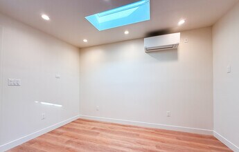 546 W Ash Ave, Unit A in Fullerton, CA - Building Photo - Building Photo