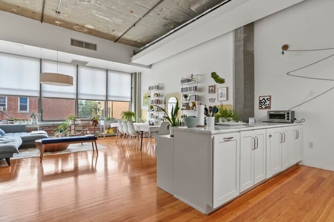 156 Porter St in Boston, MA - Building Photo - Building Photo