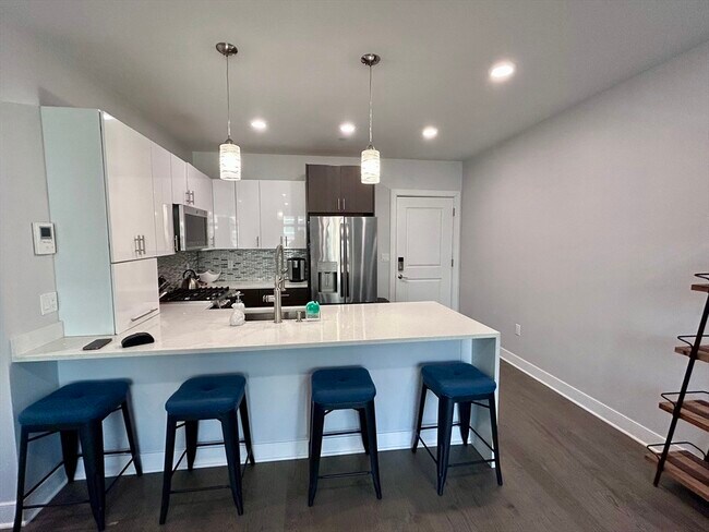 2 Cliveden St in Quincy, MA - Building Photo - Building Photo