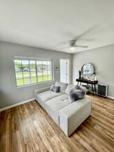 112 SW 67th Ave in Pembroke Pines, FL - Building Photo - Building Photo