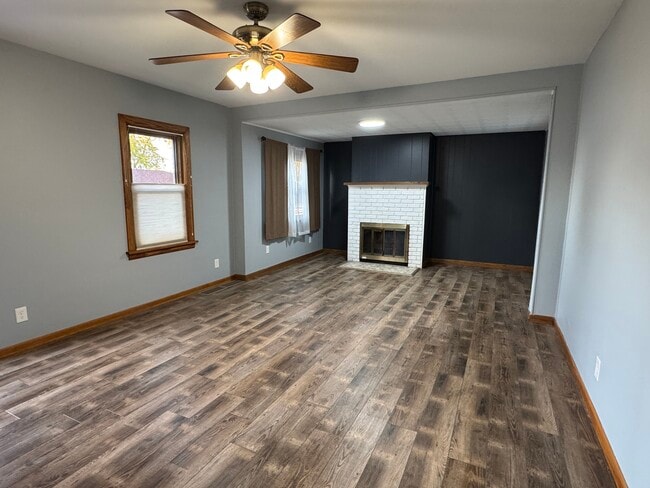 1020 Brown St in Bettendorf, IA - Foto de edificio - Building Photo