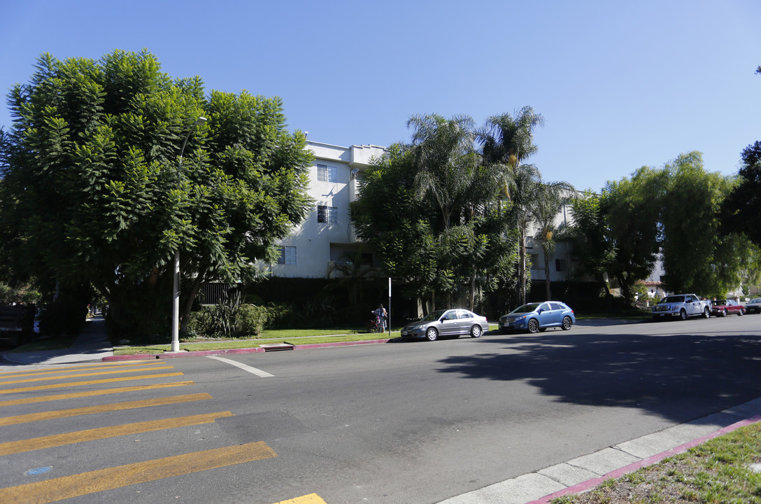 14655 Sylvan Street in Van Nuys, CA - Building Photo