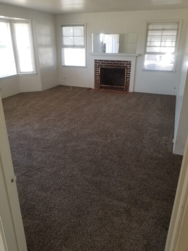 840 E Cypress St in Santa Maria, CA - Building Photo - Building Photo