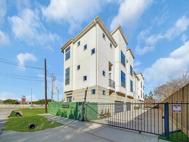 property at 1814 Thompson St