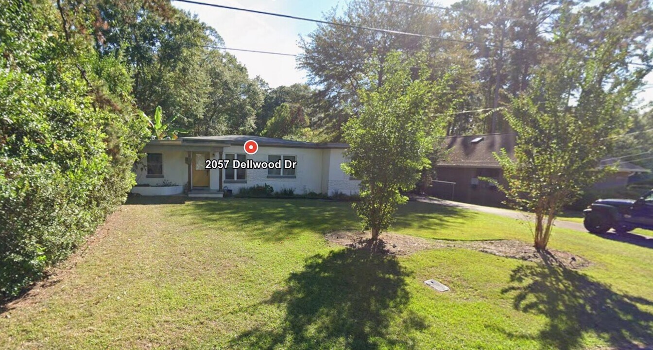 2057 Dellwood Dr in Tallahassee, FL - Building Photo