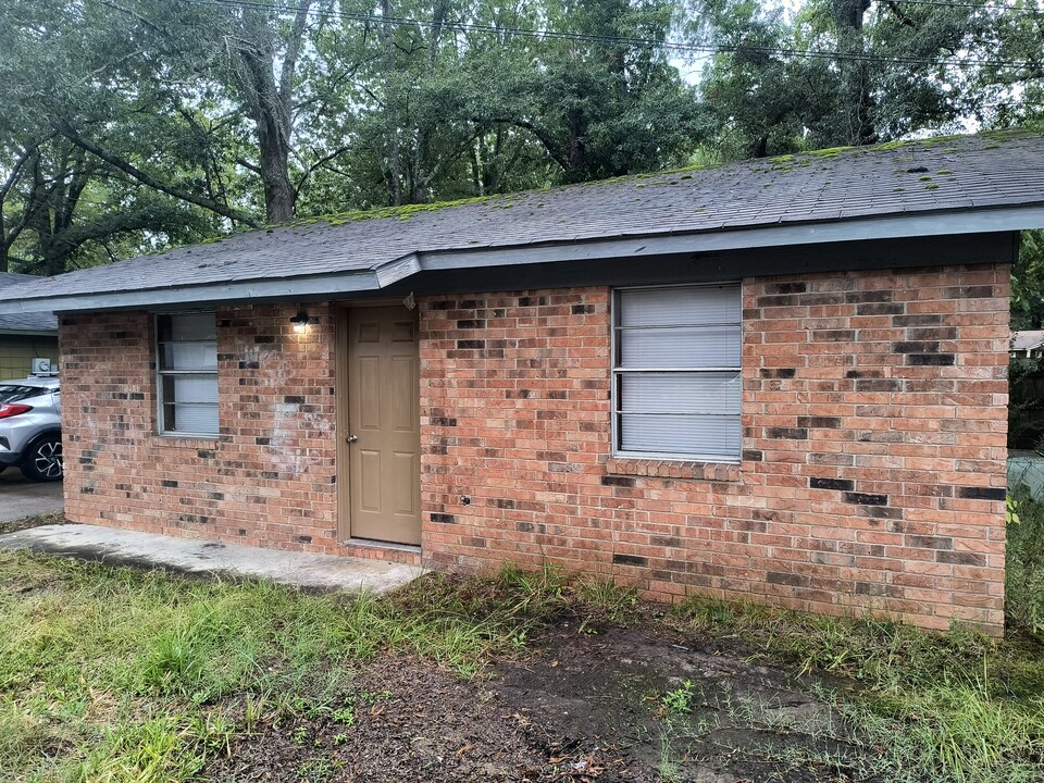 2702 W 24th Ave in Pine Bluff, AR - Building Photo