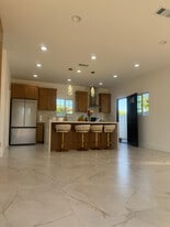 604 S Vicki Ln in Anaheim, CA - Building Photo