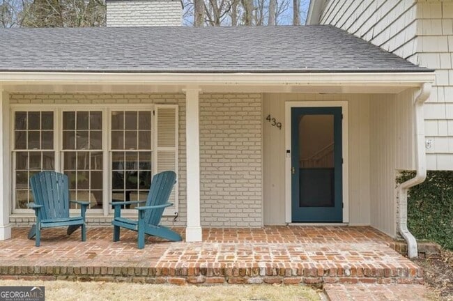 439 Broadland Rd NW in Atlanta, GA - Foto de edificio - Building Photo