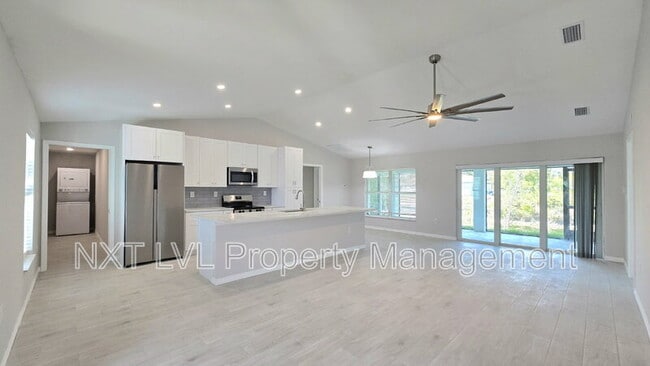 423 NE 31st St in Cape Coral, FL - Building Photo - Building Photo