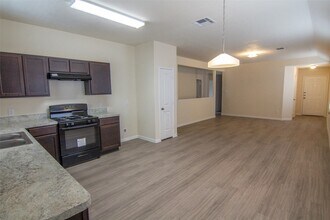 918 Ember Wood Ct in La Marque, TX - Building Photo - Building Photo