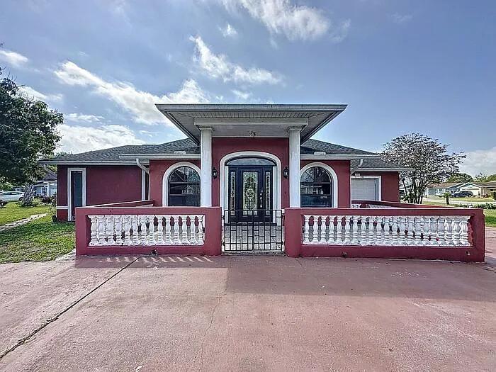 151 Tulpan Dr in Kissimmee, FL - Foto de edificio