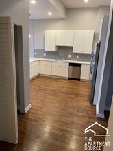 7058 N Clark St in Chicago, IL - Building Photo - Building Photo